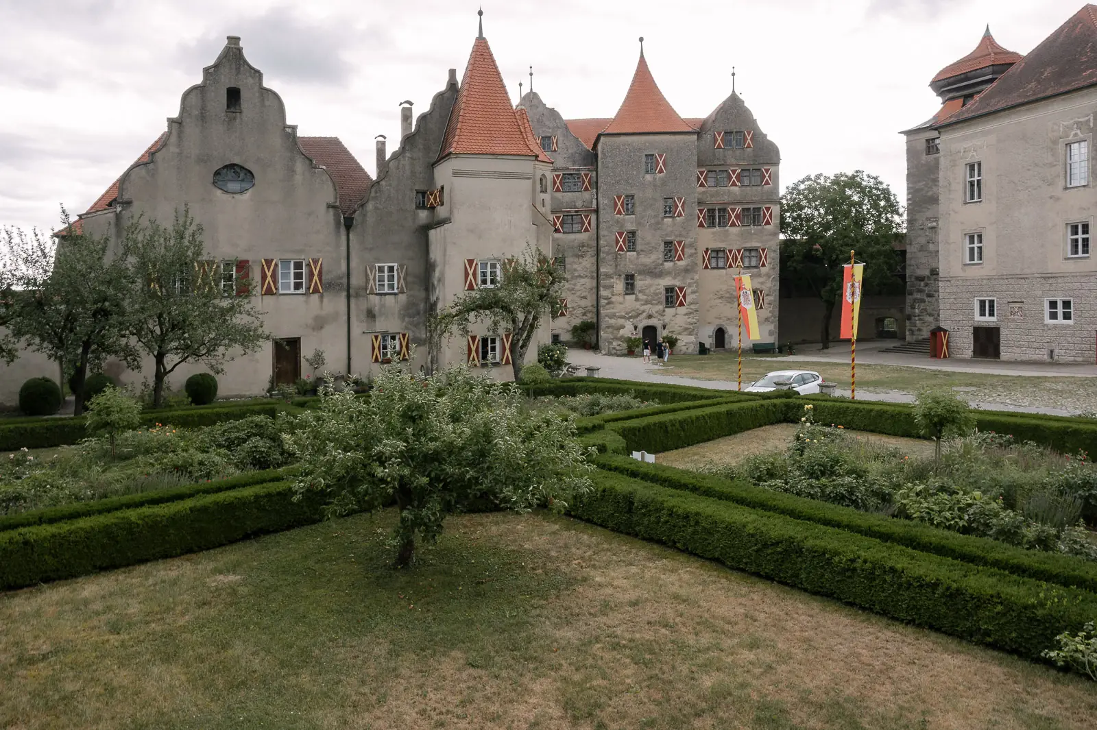 Heiraten auf der Burg Harburg: Gerichtssaal, Wehrgang und Burgschänke